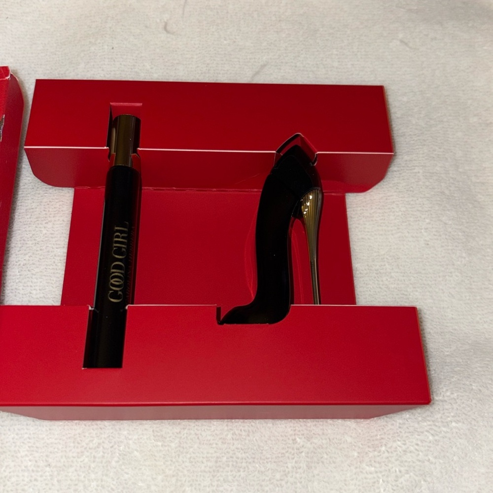 Carolina Herrera Good Girl Perfume Miniature Travel Gift Set New - Picture 3 of 3